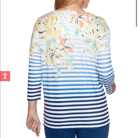 Alfred Dunner Lazy Daisy Notched Neck Top - Picture 2 of 8